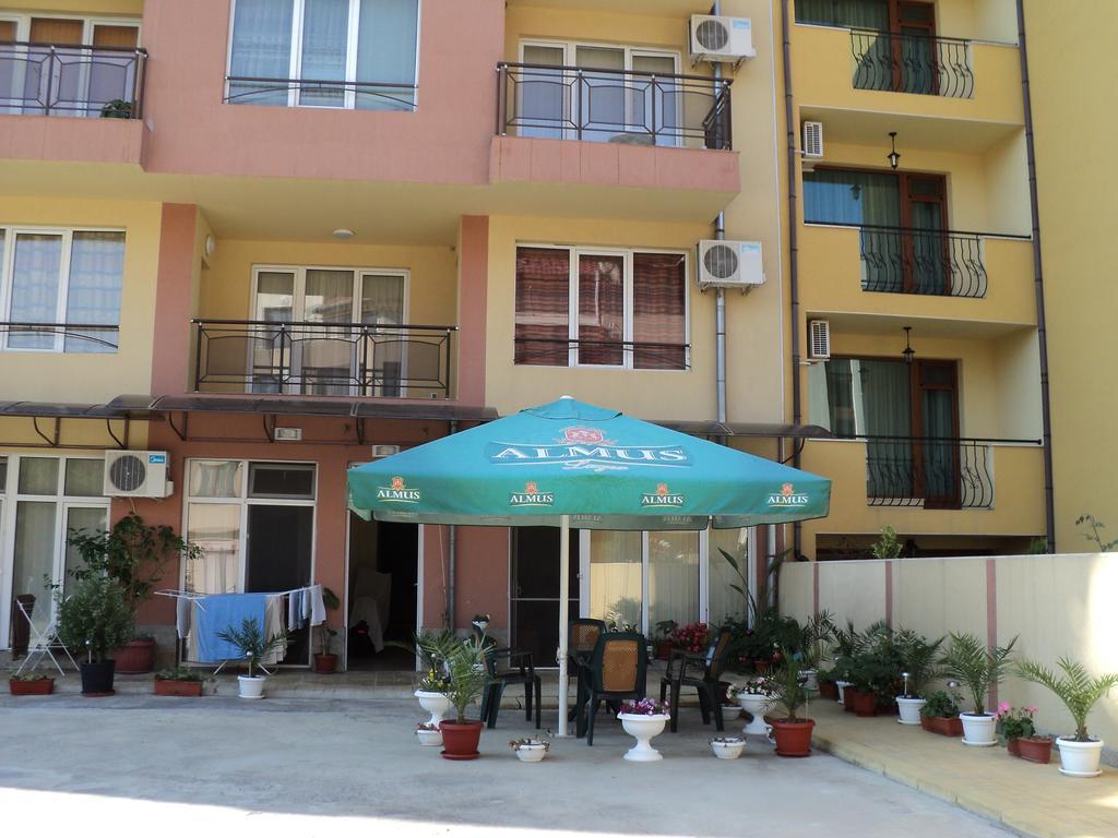 Meni Apartments And Guest Rooms Созополь Екстер'єр фото