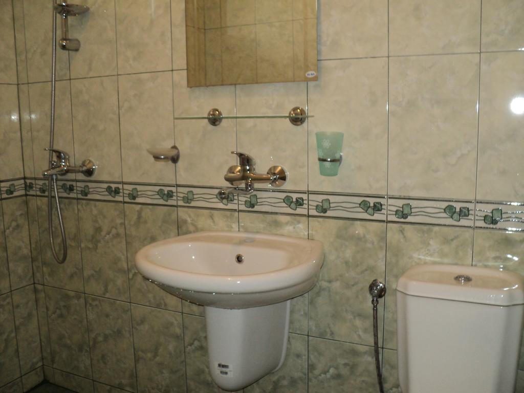 Meni Apartments And Guest Rooms Созополь Екстер'єр фото