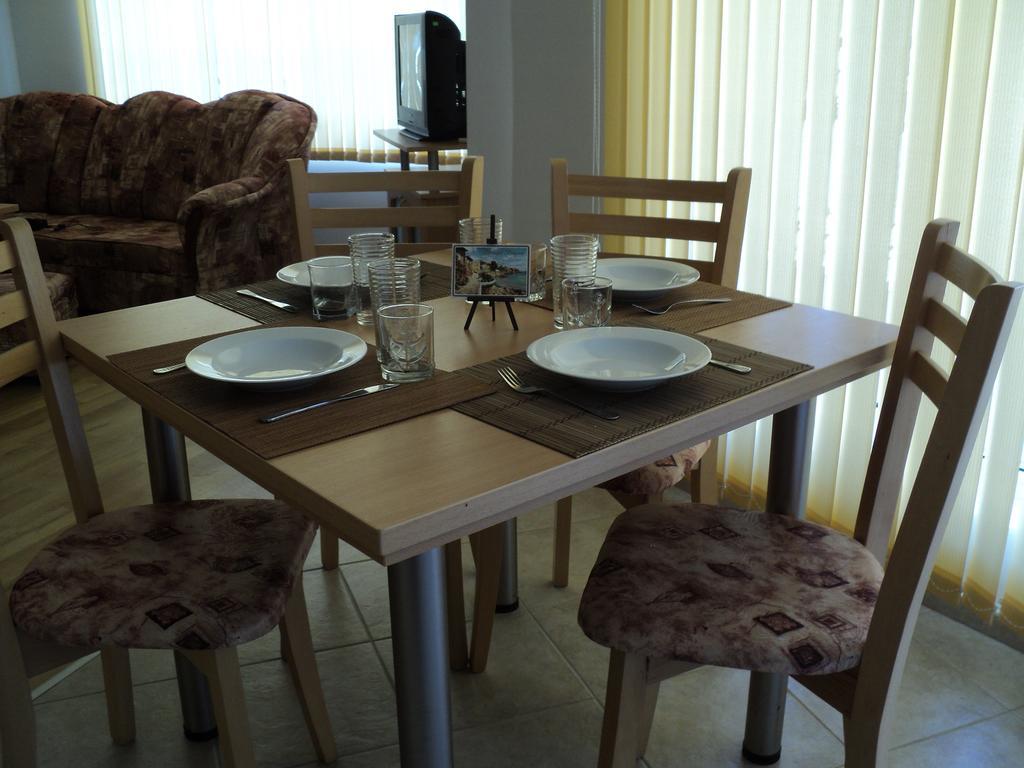 Meni Apartments And Guest Rooms Созополь Екстер'єр фото