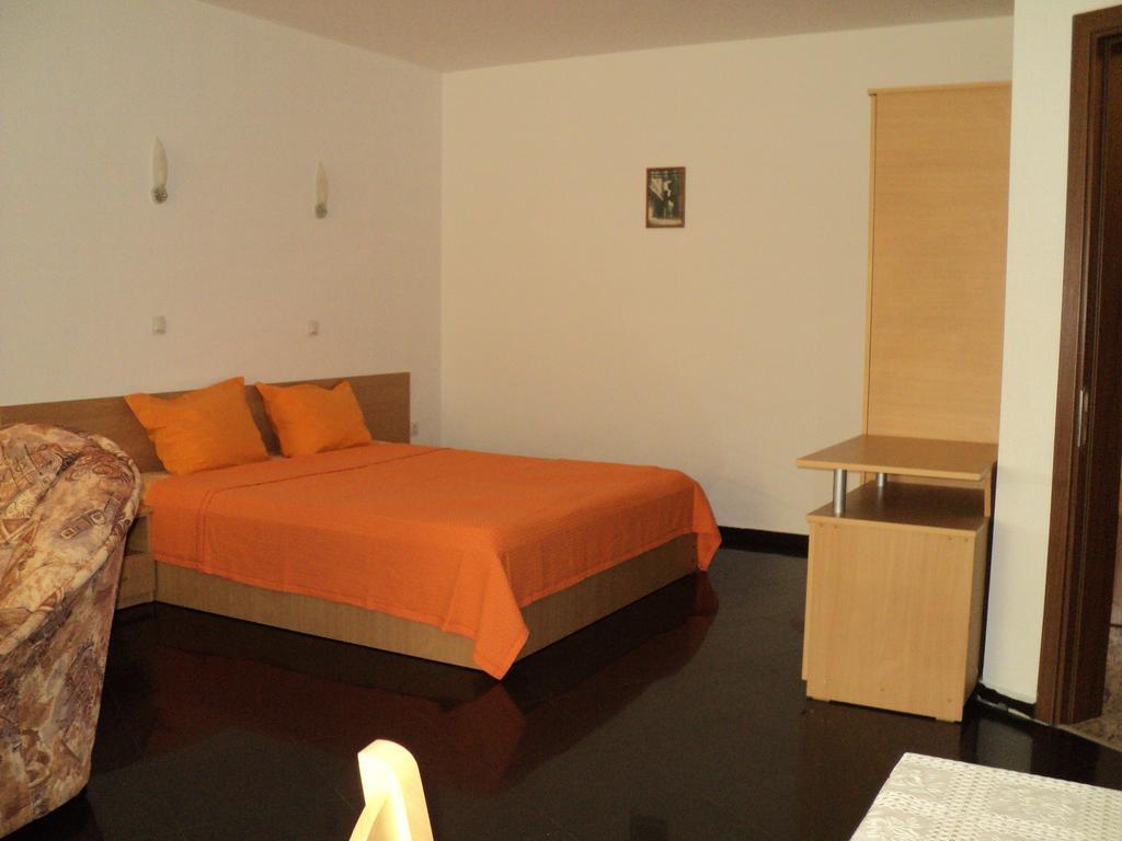 Meni Apartments And Guest Rooms Созополь Екстер'єр фото