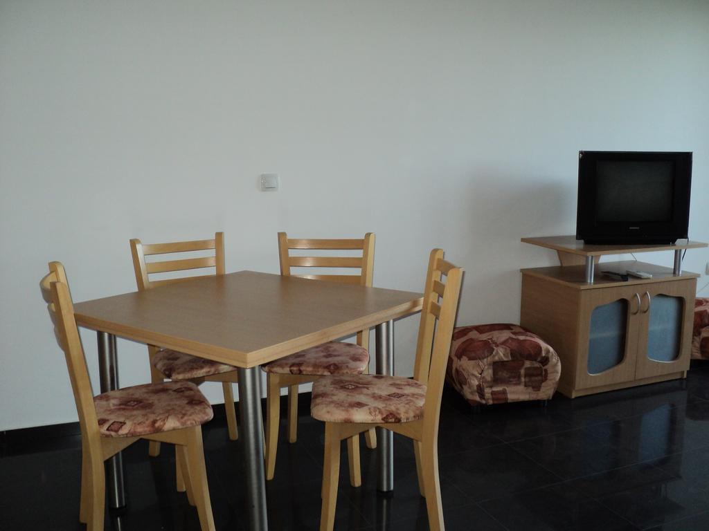 Meni Apartments And Guest Rooms Созополь Екстер'єр фото