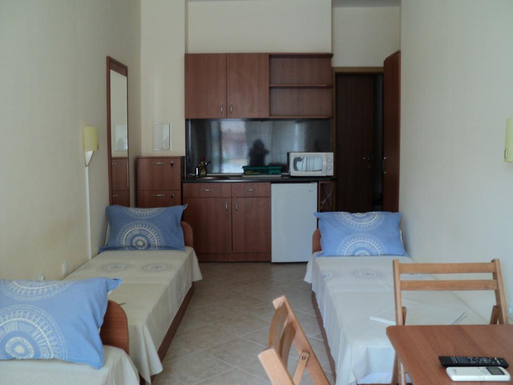 Meni Apartments And Guest Rooms Созополь Екстер'єр фото
