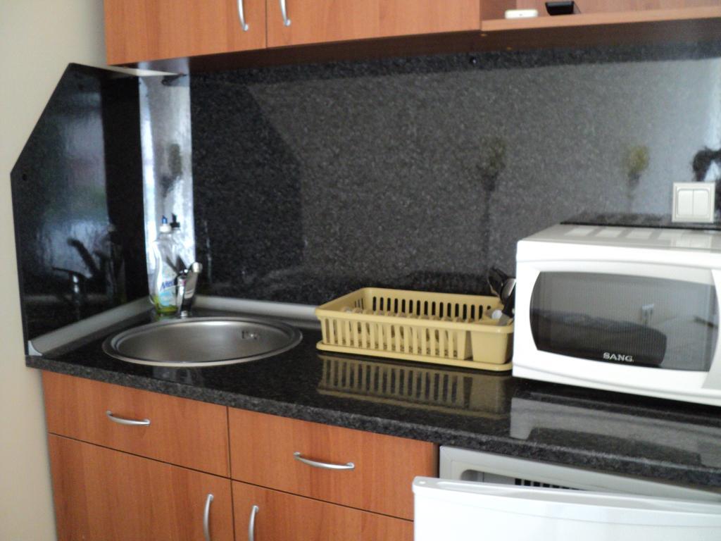Meni Apartments And Guest Rooms Созополь Екстер'єр фото