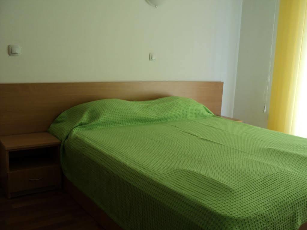 Meni Apartments And Guest Rooms Созополь Екстер'єр фото