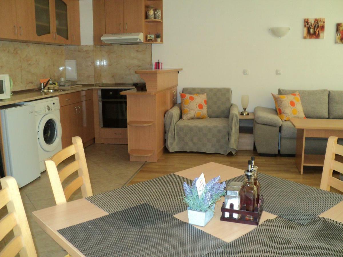 Meni Apartments And Guest Rooms Созополь Екстер'єр фото