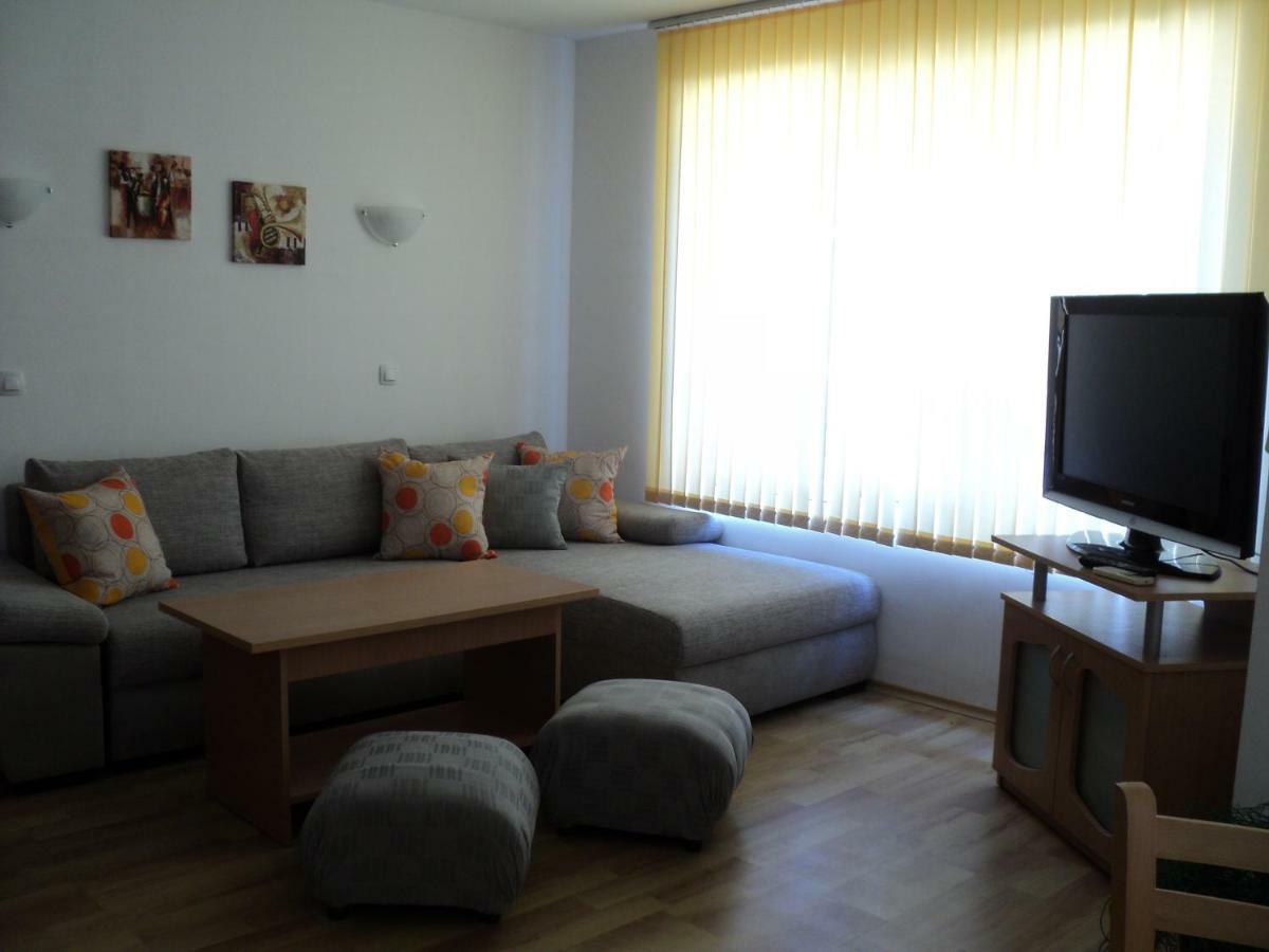 Meni Apartments And Guest Rooms Созополь Екстер'єр фото