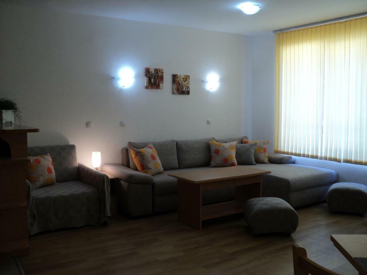 Meni Apartments And Guest Rooms Созополь Екстер'єр фото