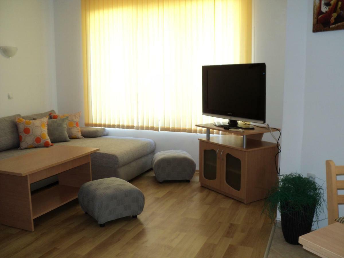 Meni Apartments And Guest Rooms Созополь Екстер'єр фото