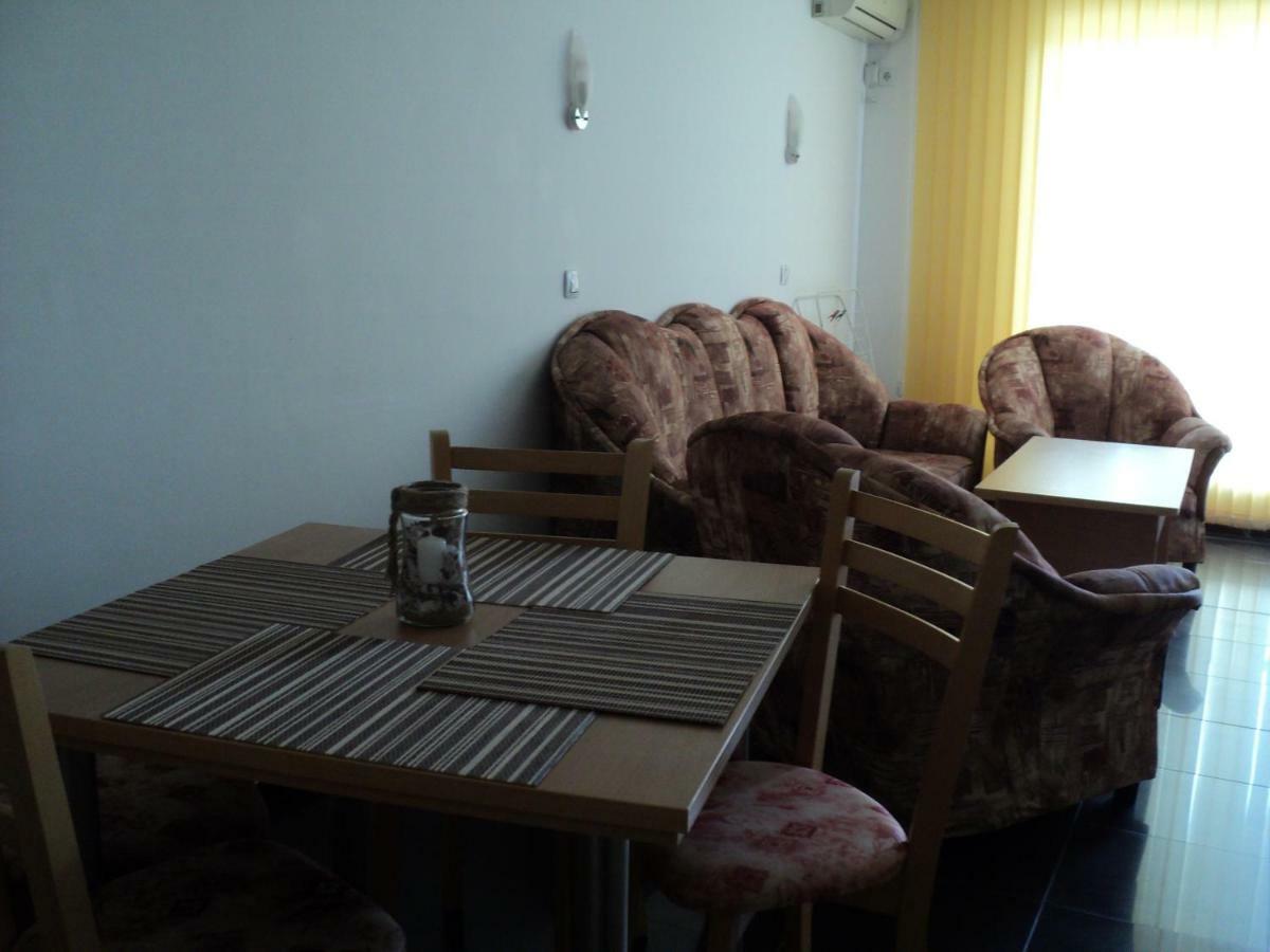 Meni Apartments And Guest Rooms Созополь Екстер'єр фото