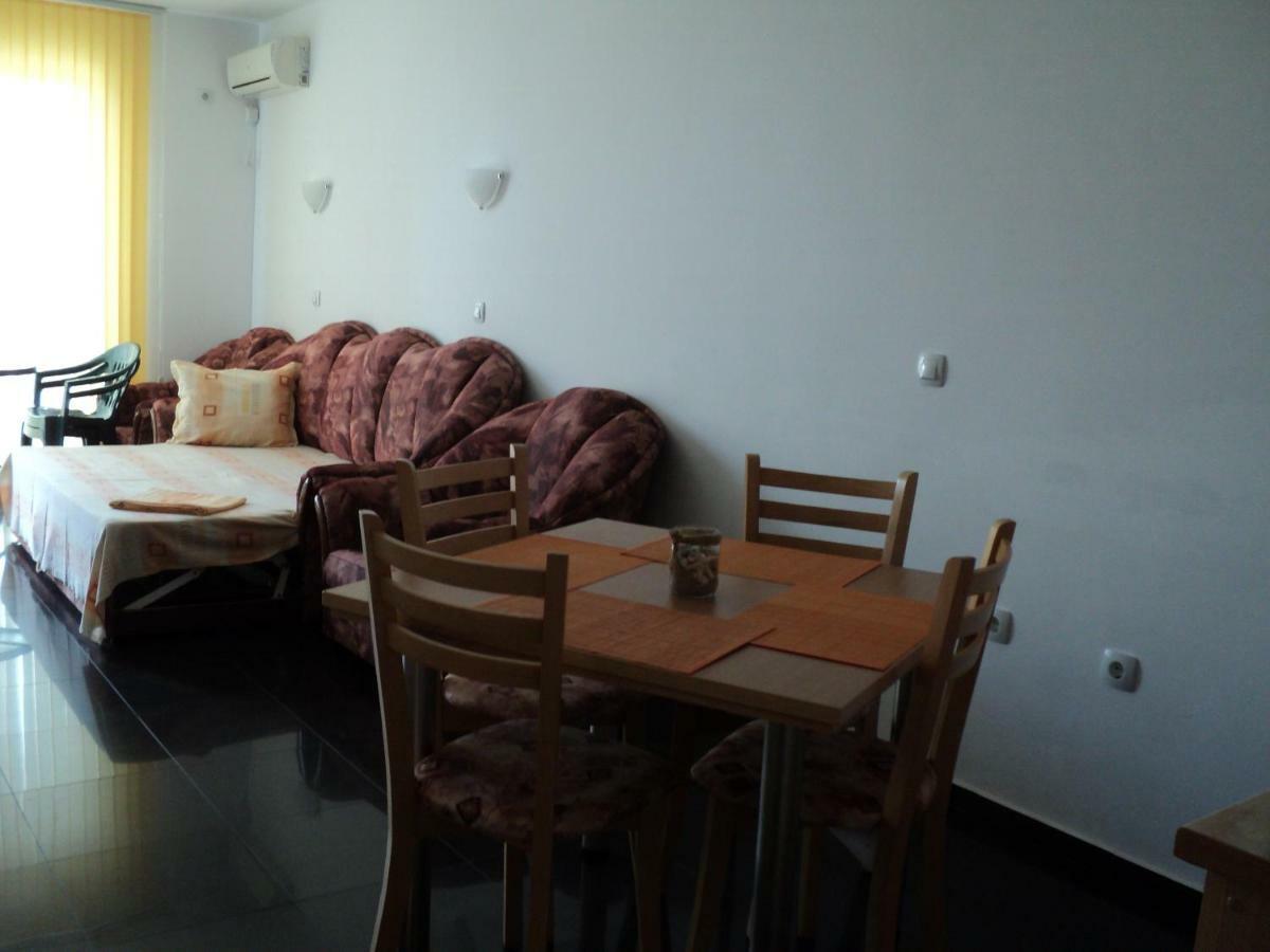 Meni Apartments And Guest Rooms Созополь Екстер'єр фото